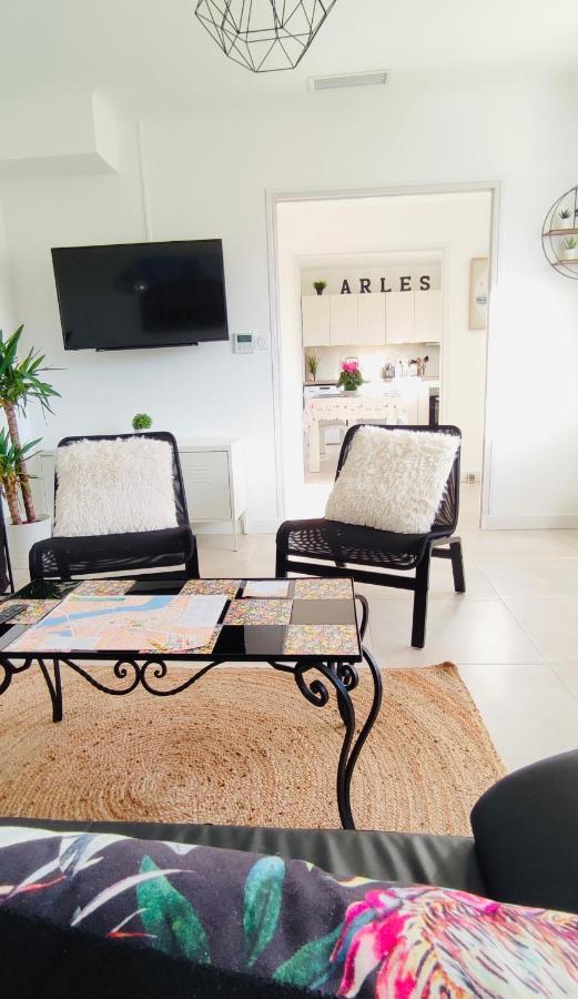 Le Jardin Arlesien - Parking Apartment Bagian luar foto